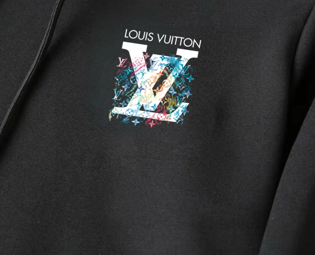 🅿️400 direct batch [LV Louis Vuitton] (Fat Man Gospel) popular suit is coming. Focus on the original version of the official website. 2025 new popular cardigan and sweatshirt suit. The original order is the best. 🇭🇰The meticulous work of top designers. Just for a fitting and perfect upper body effect. 100% natural high-quality Roman cotton, close-fitting comfort, noble and elegant! Original hardware embodies elegance and nobility! Counter size: M-5XL (maximum wear up to 220 pounds)